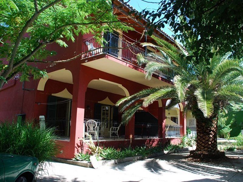Teressa Apartments Dasziá Kültér fotó